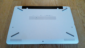 HP Laptop 15 Celeron/15.6"/4GB/SSD120GB/W11 (7 фото из 8)