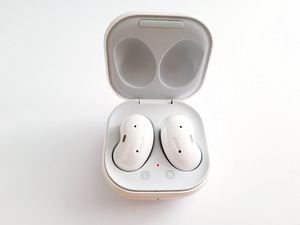 Samsung Galaxy Buds Live (1 foto / 5)
