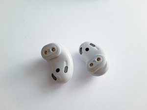 Samsung Galaxy Buds Live (4 foto / 5)