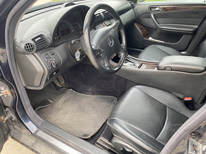Мерседес бенц C270cdi (8 фото из 8)