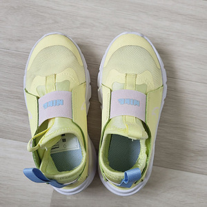 Кроссовки Nike для девочки s:30 (5 фото из 8)