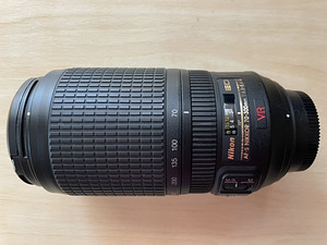 Nikon Nikkor AF-S 70-300 ED VR (loe) (1 foto / 2)