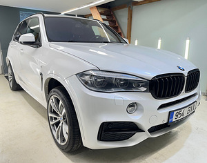 BMW X5 F15 M-пакет B&O 3.0 R6 190kW (2 фото из 12)