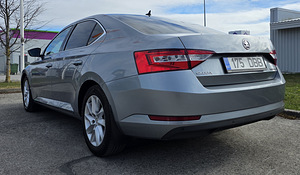 Skoda Superb Ambition 1.6 88kW автомат 2016 (6 фото из 15)