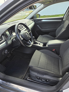 Skoda Superb Ambition 1.6 88kW автомат 2016 (9 фото из 15)