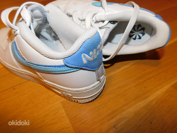 Кроссовки Nike белые №35,5 (фото #3)