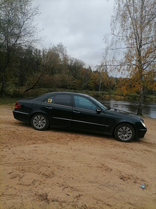 Mercedes e220 (4 фото из 4)