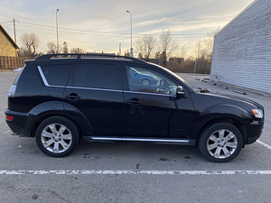 Mitsubishi Outlander 2011 (6 foto / 12)