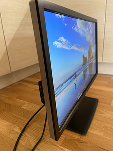 27" Monitor Dell UltraSharp U2713HMt (5 foto / 5)