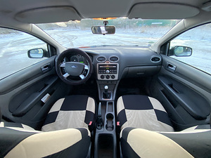 Ford Focus 2005 a. 1.6 85kW (7 foto / 9)
