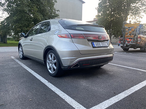 Honda Civic 1.8 103kW (1 foto / 11)