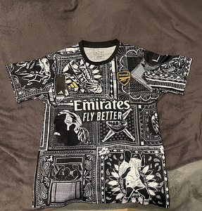 Arsenal x Ian Wright Pre-Match Shirt (1 foto / 3)