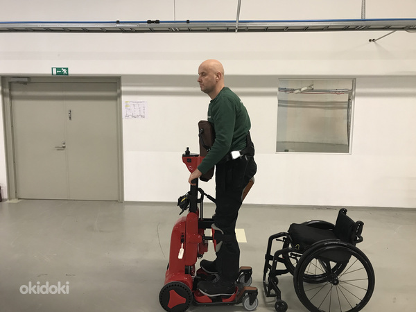 Электрическая инвалидная коляска (фото #5)
