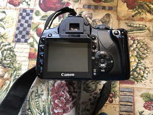 Digikaamera Canon EOS D400 ilma objektiivita (see eraldi) (2 foto / 5)