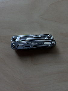 LEATHERMAN (1 foto / 3)