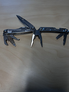LEATHERMAN (3 foto / 3)