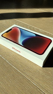 iPhone 14 Product RED 256GB (1 foto / 5)