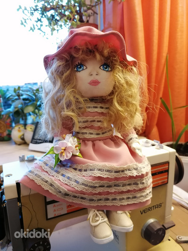 Текстильная игровая кукла ручной работы (фото #3)