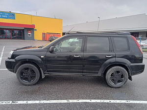 Nissan X-Trail (3 foto / 7)