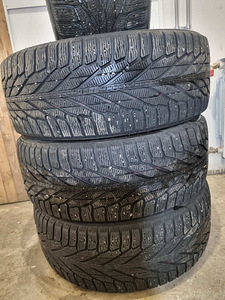 Nokian Hakkapeliitta R2 SUV 255/55 R19 M+S (2 foto / 2)