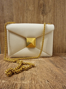 Valentino Garavani One Stud Chain-Linked Crossbody (2 foto / 4)