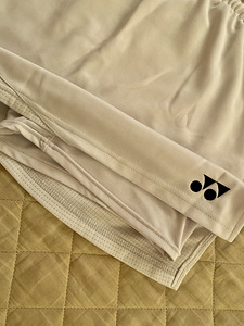 Yonex seelik, suurus L (3 foto / 3)