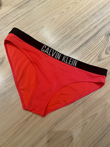 Ujumistrikoo Calvin Klein, S/M (4 foto / 5)