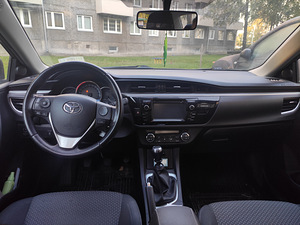 Toyota Corolla 1.6 97kV Active (2 foto / 4)