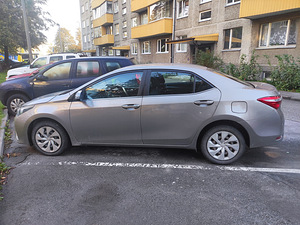 Toyota Corolla 1.6 97kV Active (3 foto / 4)