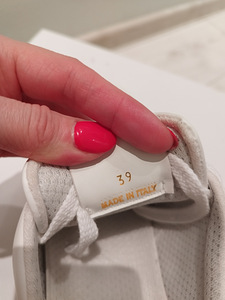 Valentino Garavani Red Valentino (7 foto / 7)