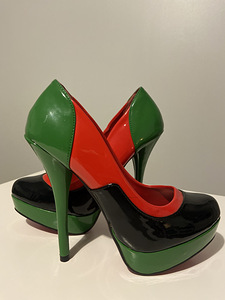Женские туфли. Зеленые. На высоком каблуке. 38 39