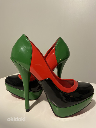 Женские туфли. Зеленые. На высоком каблуке. 38 39 (фото #1)