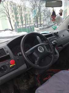 Volkswagen Transporter 2.5 96kW (2 foto / 3)