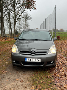 Toyota Corolla Verso 2.2D (1 foto / 11)