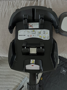 Люлька Doona+Limited Edition Gold +isofix (7 фото из 8)