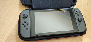 Nintendo Switch +4 mängu (2 foto / 7)