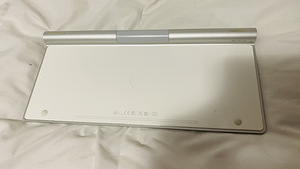 Magic Mouse Apple A1657 + clavier A1314 (7 foto / 7)