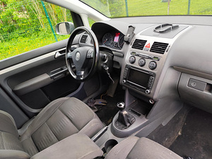 VW Touran bensiin + gaas (9 foto / 9)