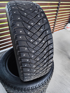 Зимние шины R18 Goodyear (1 фото из 1)