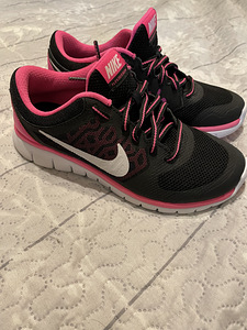 Кроссовки для девочек nike, s 35.5 (1 фото из 4)