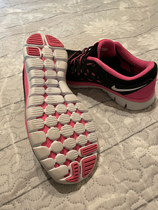 Кроссовки для девочек nike, s 35.5 (4 фото из 4)