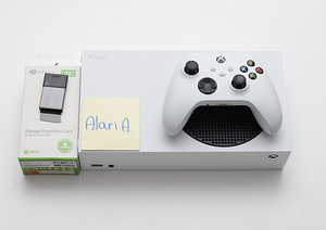 Xbox Series S + 1TB Seagate Expansion Card (1 foto / 1)
