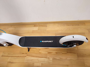 Kasutatud elektriroller 25 km/h 170 w BLAUPUNKT (4 foto / 4)