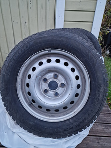 15" plekkveljed ja korralikud naastrehvid 195/65/R15 (4 foto / 5)