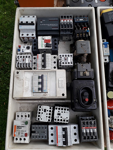 Erinevad elektriline osad (2 foto / 5)