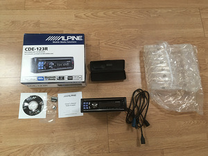 Alpine CDE-123R raadio (3 foto / 3)