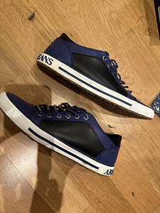 Armani tennised 37