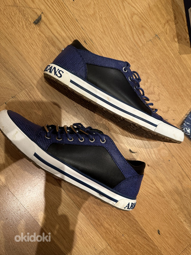 Armani tennised 37
