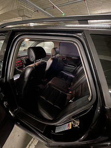 AUDI A4 AVANT (4 foto / 7)