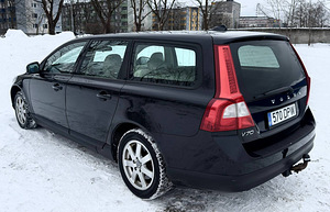 Volvo V70 2.4 136kW (2 foto / 3)